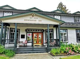 Courthouse Inn Revelstoke, hotell nära Three Valley Gap Ghost Town, Revelstoke