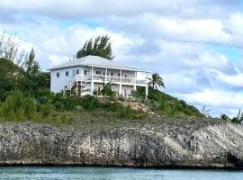 Blue Love Point home, Cottage in Gregory Town