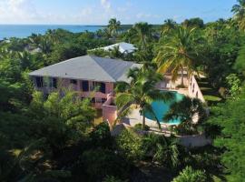 Indigo House home, cabaña o casa de campo en Governor's Harbour