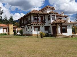 Hermosa cabaña rural Portal de Alejandría, hotel pentru familii din Villa de Leyva