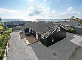 Awesome Home In Rønde With Kitchen