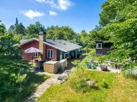 Gorgeous Home In Holbæk With Wifi