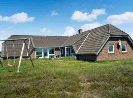 5 Bedroom Stunning Home In Hvide Sande