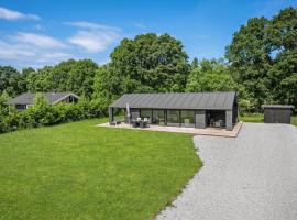 Stunning Home In Glesborg With Wifi And 3 Bedrooms, cottage a Fjellerup Strand