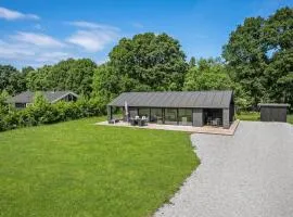 Stunning Home In Glesborg With Wifi And 3 Bedrooms