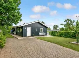 Gorgeous Home In Børkop With Kitchen