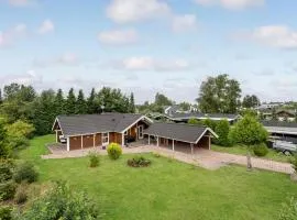 Holiday Home Alperosevej Væggerløse I