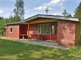 Beautiful Home In Herning With 3 Bedrooms And Wifi, vacation home in Kølkær