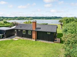 Awesome Home In Roskilde With House Sea View, casa rústica em Roskilde