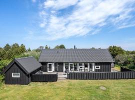 Nice Home In Skagen With House A Panoramic View – domek wiejski w mieście Kandestederne
