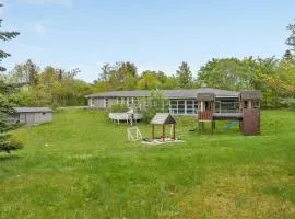 Nice Home In Ebeltoft With Kitchen