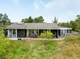 Nice Home In Nrre Nebel With 4 Bedrooms, Sauna And Wifi