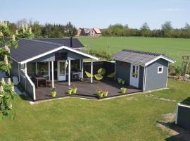 Beautiful Home In Tarm With Kitchen，Fjerbæk的Villa