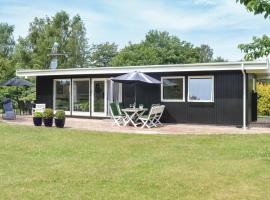 Beautiful Home In Grsted With Wifi, hotel a Udsholt Sand