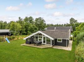 Stunning Home In Hadsund With Sauna, Wifi And 3 Bedrooms, casa rústica em Hadsund