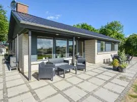 Cozy Home In Øster Assels With Wifi