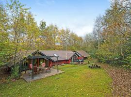 Gorgeous Home In Roslev With Wifi, feriehus i Roslev