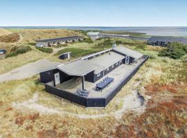 Nice Home In Hvide Sande With Sauna, hôtel à Havrvig