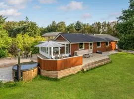 3 Bedroom Lovely Home In Havndal
