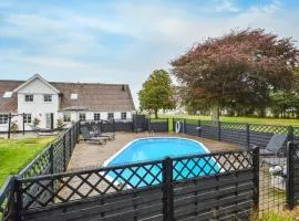 Beautiful Home In Skrbk With 6 Bedrooms, Wifi And Heated Swimming Pool