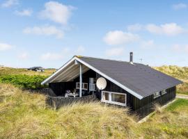 Nice Home In Hvide Sande With 3 Bedrooms, Sauna And Wifi: Havrvig şehrinde bir otel