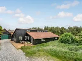 Amazing Home In Ringkbing With 5 Bedrooms, Sauna And Wifi