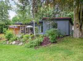 Beautiful Home In Skibby With 4 Bedrooms, feriehus i Skibby