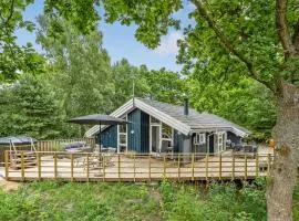 Nice Home In Glesborg With 3 Bedrooms, Sauna And Wifi