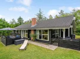 Lovely Home In Hals With Wifi