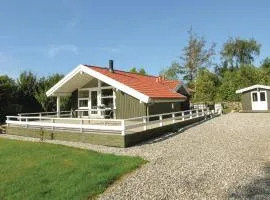 Three-Bedroom Holiday Home In Humble