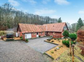 Beautiful Home In Silkeborg With 3 Bedrooms And Wifi, feriehus i Silkeborg
