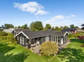 3 Bedroom Stunning Home In Malling