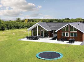Nice Home In Bogense With 6 Bedrooms, Sauna And Wifi, hotel Skåstrup városában