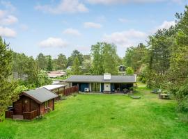 Two-Bedroom Holiday Home In Grasted, hotel in Græsted