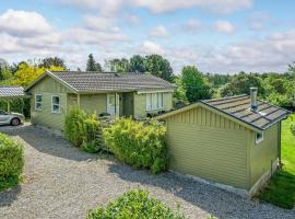 Nice Home In Holbk With Sauna And 3 Bedrooms, cottage à Holbæk