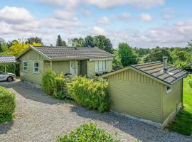 Nice Home In Holbk With Sauna And 3 Bedrooms, bolig ved stranden i Holbæk