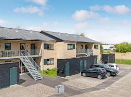 Amazing Apartment In Hornbk With 2 Bedrooms And Wifi, lejlighed i Hornbæk