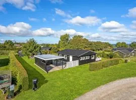 Beautiful Home In Glesborg With Kitchen