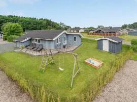 Holiday Home Pøt Strandby Ii Juelsminde I