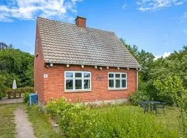 2 Bedroom Stunning Home In Rønne