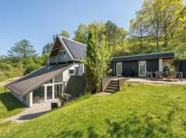 Nice Home In Ebeltoft With Sauna
