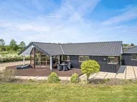 3 Bedroom Stunning Home In Ejstrupholm