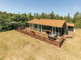 Three-Bedroom Holiday Home In Aakirkeby