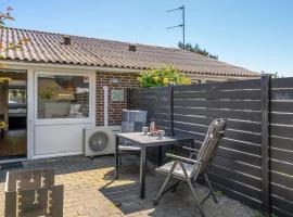 Cozy Apartment In Blvand With Kitchen, appartement in Blåvand