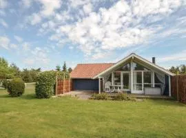 Two-Bedroom Holiday Home In Vaggerlose