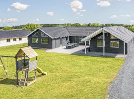 Nice Home In Bogense With Sauna, holiday home sa Skåstrup
