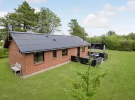 Three-Bedroom Holiday Home In Hemmet