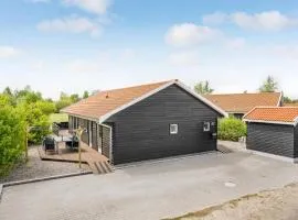 Holiday Home Marielyst Strandpark Væggerløse Xii