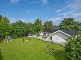 3 Bedroom Cozy Home In Vejby