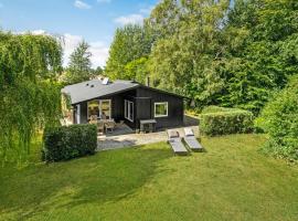 Nice Home In Nykbing Sj With Kitchen, Hotel mit Parkplatz in Nyrup